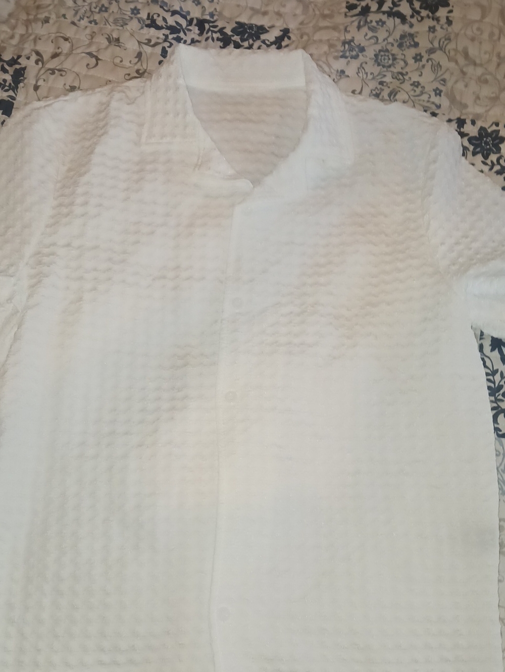 Men's White Textured Short-Sleeve Button-Down Shirt